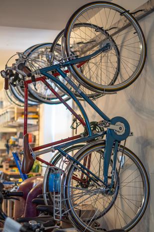 bicycle-cafe-service-centre-4