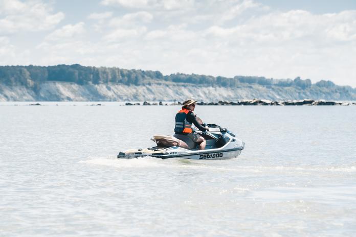 port-stanley-jetski-rentals-and-watersports-2