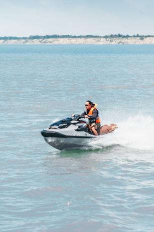 port-stanley-jetski-rentals-and-watersports-4