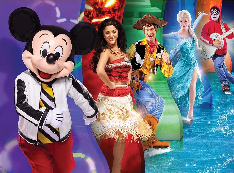 The cast of characters from Disney on Ice: Mickey's Search Party with ice skates